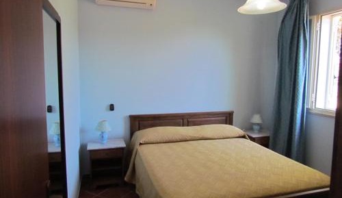 One-Bedroom Apartment with Patio
