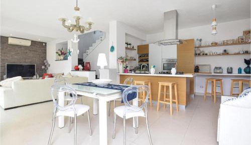 Three-Bedroom Holiday Home 