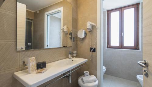 Deluxe Double or Twin Room with Spa Bath