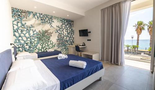 Triple Room with Sea View