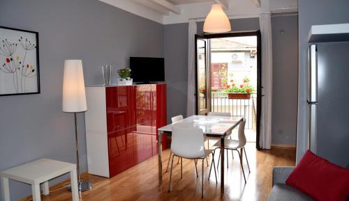 One-Bedroom Apartment with Balcony