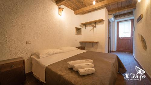 Double or Twin Room with Private Bathroom