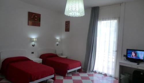 Quadruple Room with Balcony and Garden View