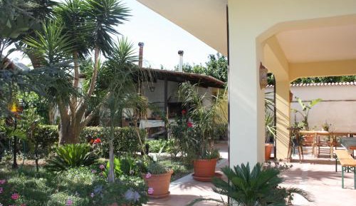 Apartment with Garden View