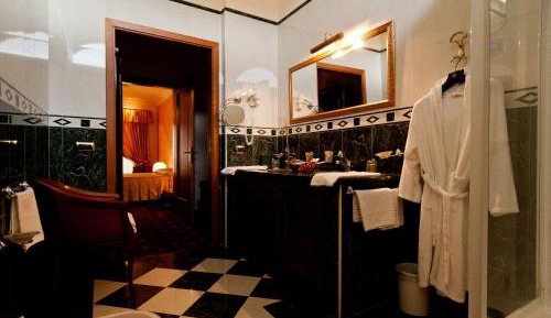 Suite with Sauna