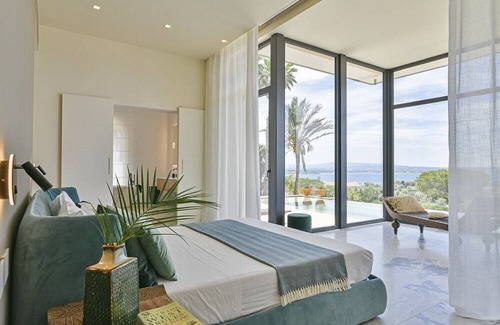 Isola Villa | Villa Syracusia - Six Bedroom Villa, Sleeps 12
