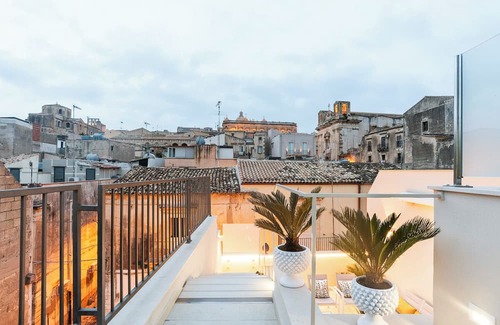 Noto House | Boutique Terrazza Aurea