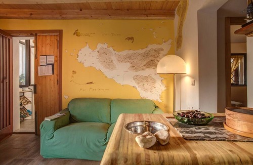 Old Town Cabin | La Casa Verde - 3 Rooms and Kitchen