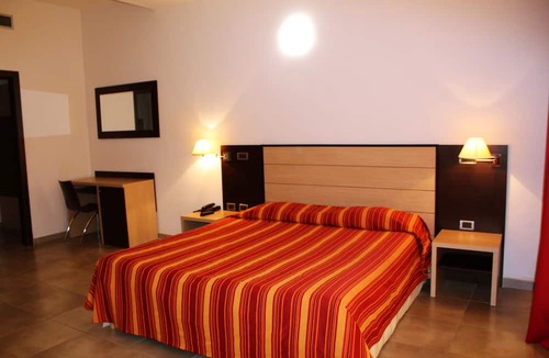 Polla Hotel | Hotel Insteia