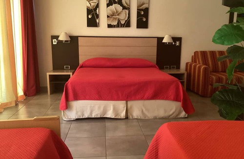 Polla Hotel | Hotel Insteia