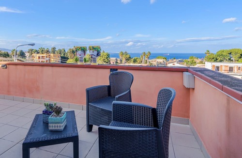 Tiche Apartment | Apartment 'Appartamento A Ficu Pala Siracusa' with Sea View, Wi-Fi and Air Conditioning