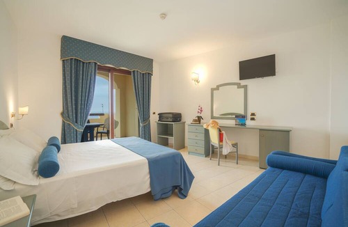 Marina di Zambrone Hotel | Hotel Scoglio del Leone
