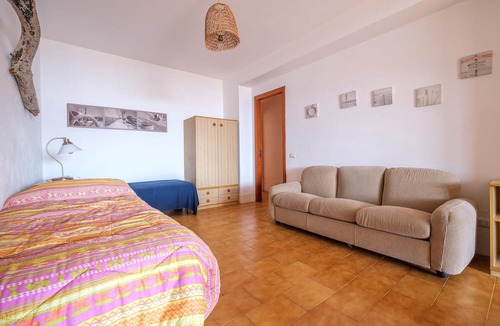 Canneto Apartment | Apartment 'Oleandro' with Private Terrace and Wi-Fi