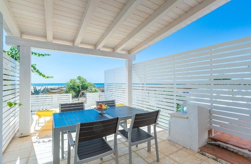Caucana-finaiti-casuzze-finaiti Nord Apartment | Amarillis, beachfront flat