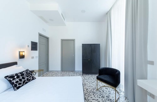 Licola Other | PALAZZO RIAMA