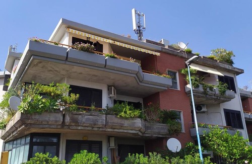 Cannizzaro Bed & Breakfast | Nero Basalto Azzurro Mare