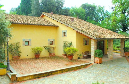 Perugia Apartment | Apartment in Perugia With Pool & Terrace
