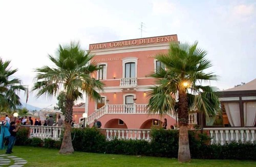 Aci Catena Bed & Breakfast | Villa Corallo dell'Etna