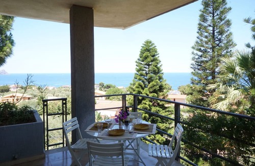 Mandra Capreria Villa | Panoramic Villa Near The Sea