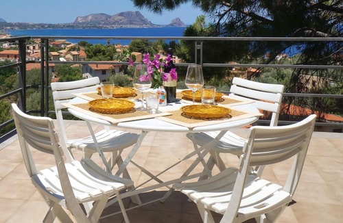 Mandra Capreria Villa | Panoramic Villa Near The Sea