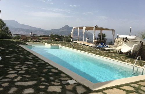 Misilmeri Villa | Apartment Villa Anny