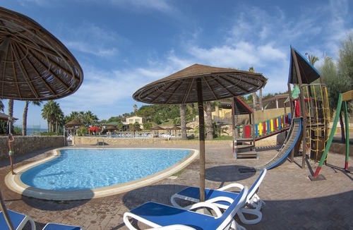 Isola di Capo Rizzuto Hotel | TH Le Castella - Baia degli Dei Village