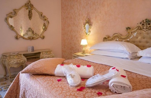 Sant'Antonio Abate Hotel | Grand Hotel La Sonrisa