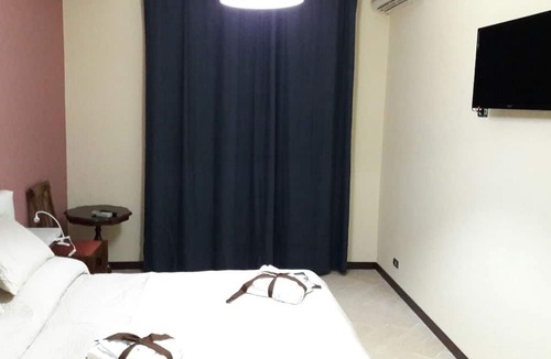 Valguarnera Caropepe Bed & Breakfast | Il Centro Short Lets