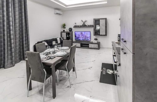 Rosolini Apartment | Amour