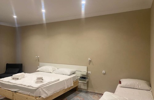 Casavatore House | Business house