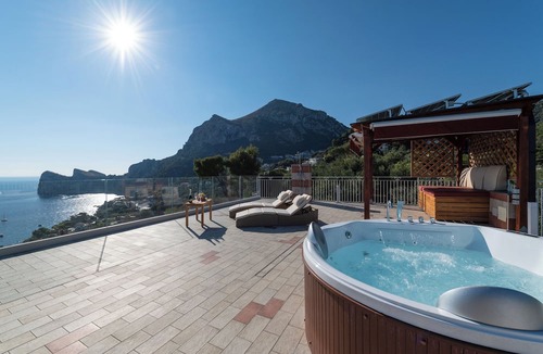 Sirenuse House | MAIN Roof Terrace Apartment