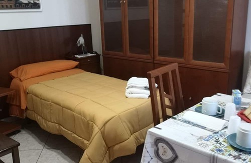 Regalbuto Bed & Breakfast | Antico Portale Host Roberto