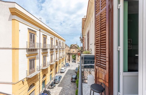 Kalsa Apartment | Stylish Apt near Piazza Magione by Wonderful Italy