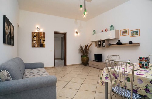 Monte Po-Nesima-San Leone-Rapisardi Apartment | Holiday Apartment "Casa Cairoli" with Balcony & A/C