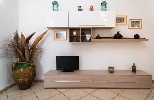 Monte Po-Nesima-San Leone-Rapisardi Apartment | Holiday Apartment "Casa Cairoli" with Balcony & A/C