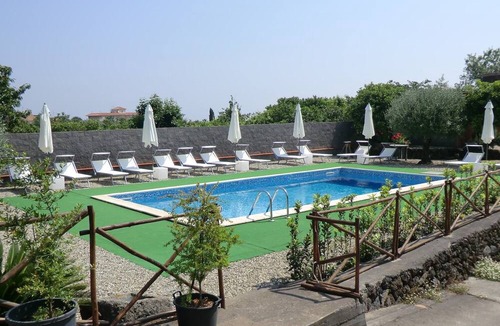 Santa Venerina Apartment | Apt Villa for families