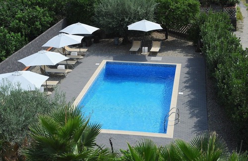Santa Venerina Apartment | Sicilian Retreat: Pool & Garden