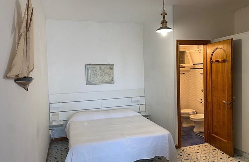 Praiano Apartment | Apartment overlooking the sea with private terrace, private access to the sea.