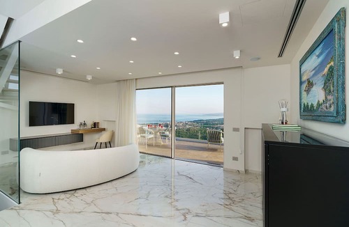 Taormina Villa | My Rental Homes - Villa Shelly with swimming pool, terrace and air conditioning