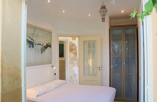 Agnone Bagni House | Casa Libezia: A welcoming apartment located right on the beach, with Free WI-FI.