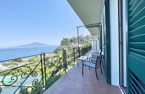 Vico Equense Apartment | 🏖️ Vacation by the sea: panoramic balcony in Vico Equense, near Sorrento