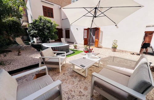 Palermo Apartment | Apartment 'Travel Rooms-Arenella Piano Terra 2' with Mountain View, Wi-Fi and Air Conditioning