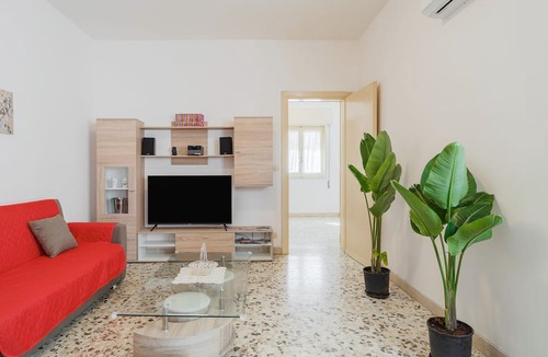 Santa Lucia Apartment | Apartment "Casa Jerone" with Balcony and Wi-Fi