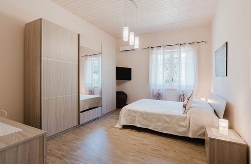Menfi Villa | Villa 'Viola' with Sea View, Wi-Fi and Air Conditioning