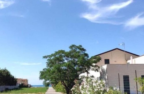 Campofelice di Roccella Apartment | By the sea with private beach near Cefalù.