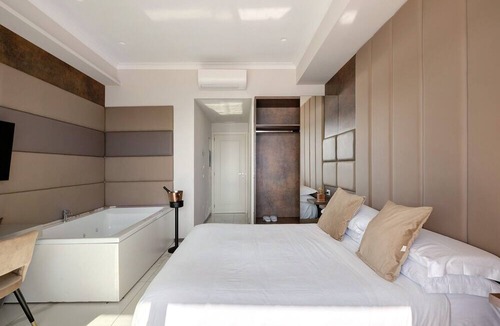 San Ferdinando Apartment | Room 'Luxury Seaview Con Jacuzzi' with Balcony, Wi-Fi and Air Conditioning
