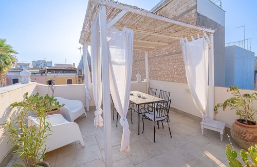 Santa Lucia Apartment | Apartment 'Mille E Una Notte - Suoni D'Acqua' with Private Terrace, Wi-Fi and Air Conditioning