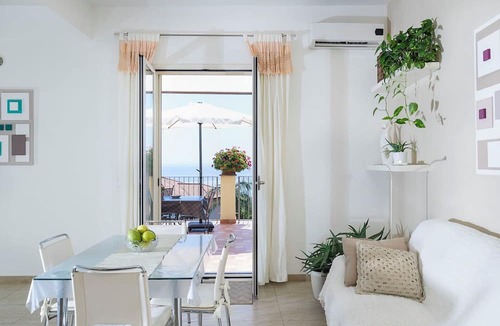 Aci Trezza Apartment | Exceptionally panoramic apartment-suite