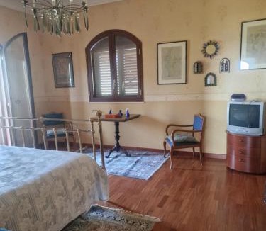 Savoca House | Villa Marysol
