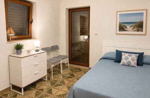 Santa Maria di Castellabate Apartment | House with terrace and direct access to the beach